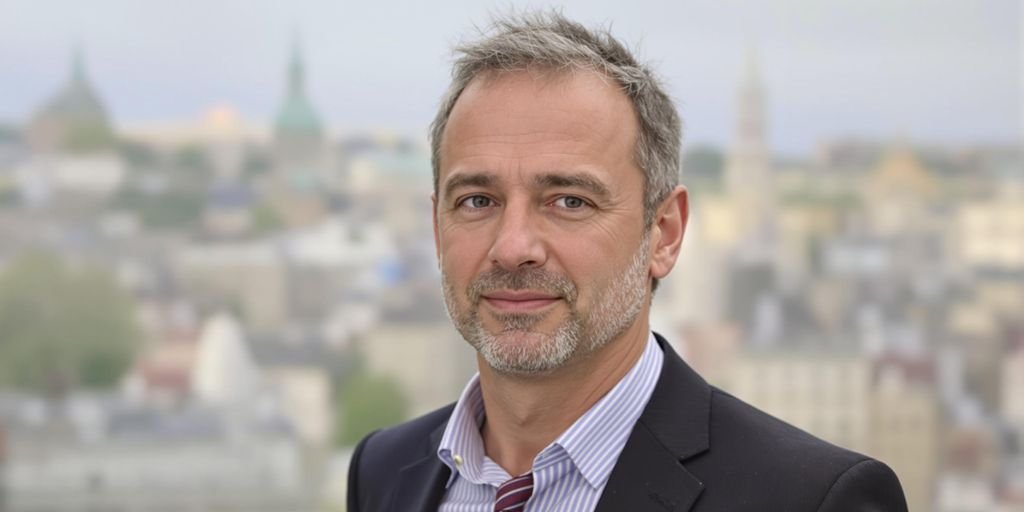 Portrait de Christophe Béchu, ministre de la Transition écologique.